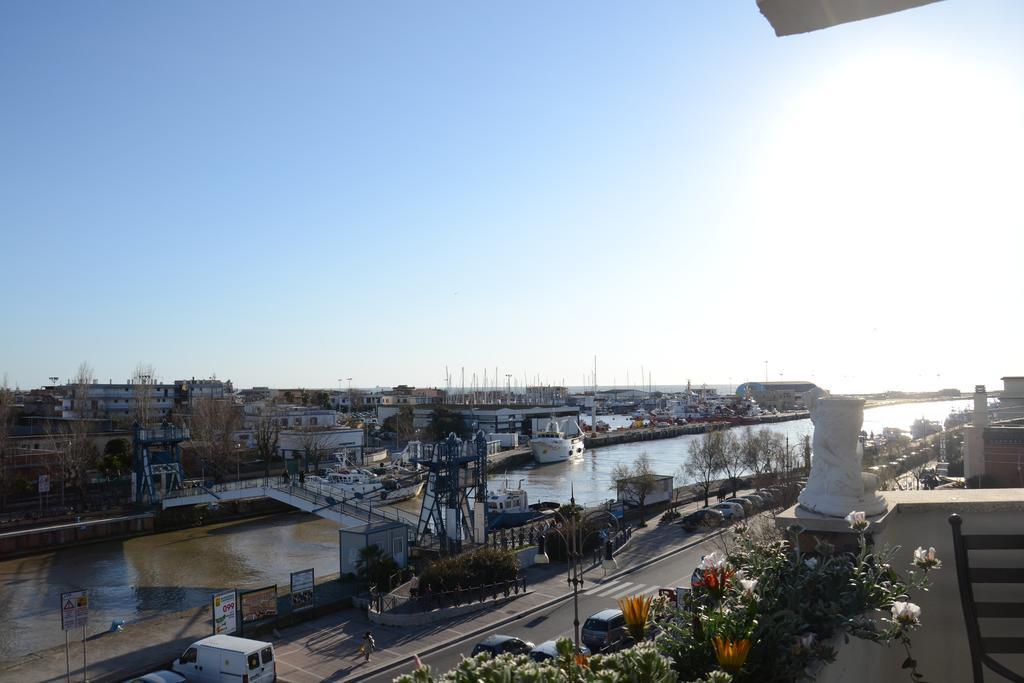 Domus Lina Hotel Fiumicino Exterior photo