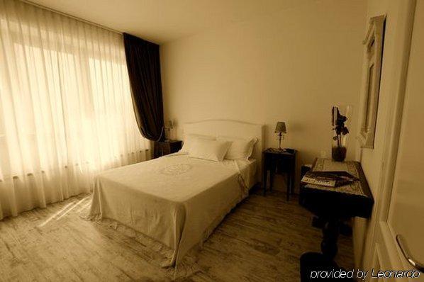 Domus Lina Hotel Fiumicino Exterior photo