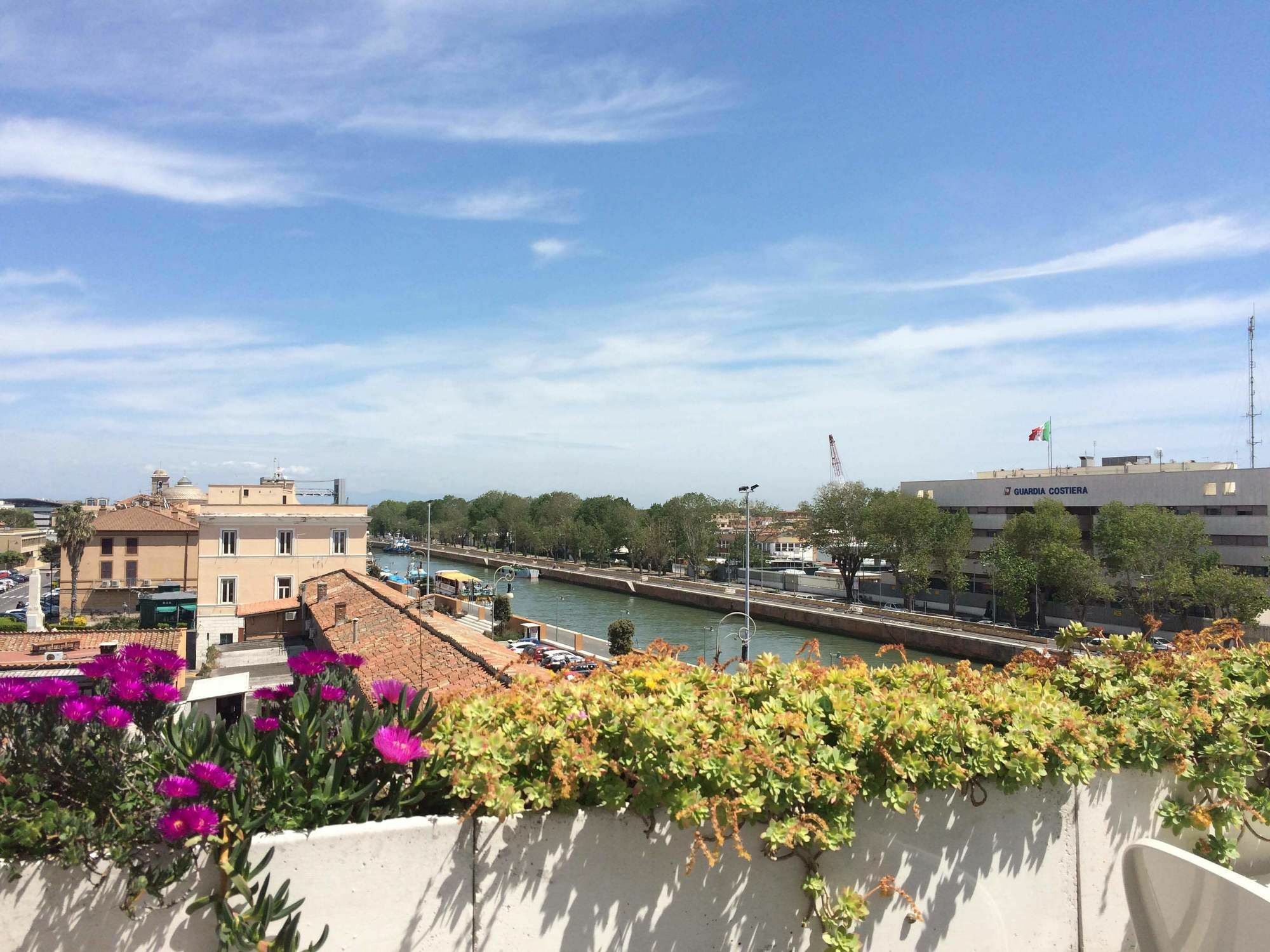 Domus Lina Hotel Fiumicino Exterior photo