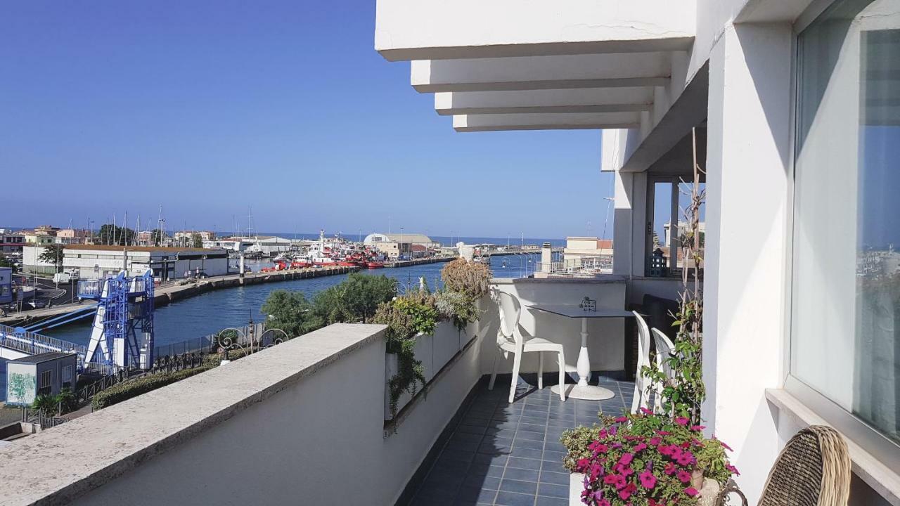 Domus Lina Hotel Fiumicino Exterior photo