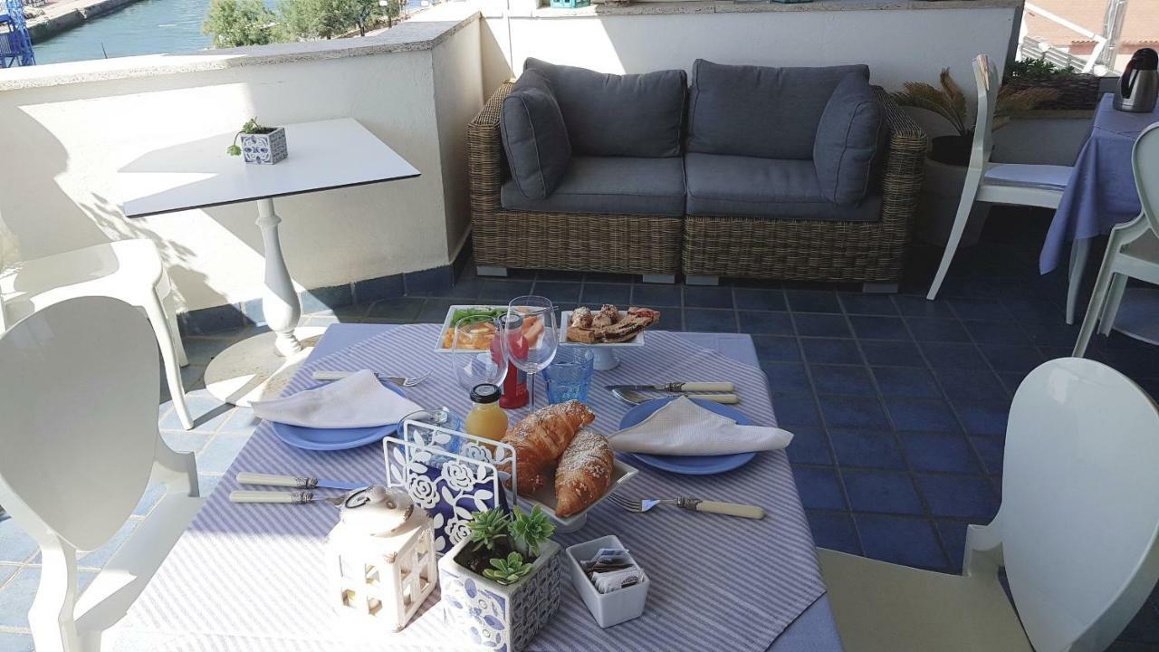 Domus Lina Hotel Fiumicino Exterior photo
